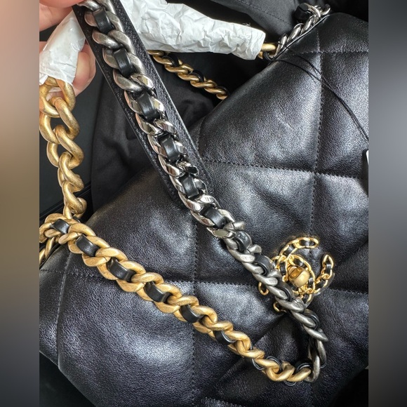 Chanel 19 Shoulder Bag - Picture 5 of 13